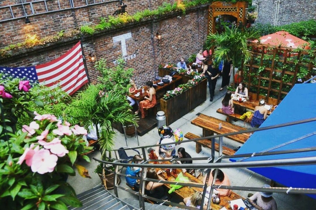 tuttles manhattanbeergardens